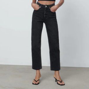 Zara Hi Rise Straight Leg Jeans Size 6
